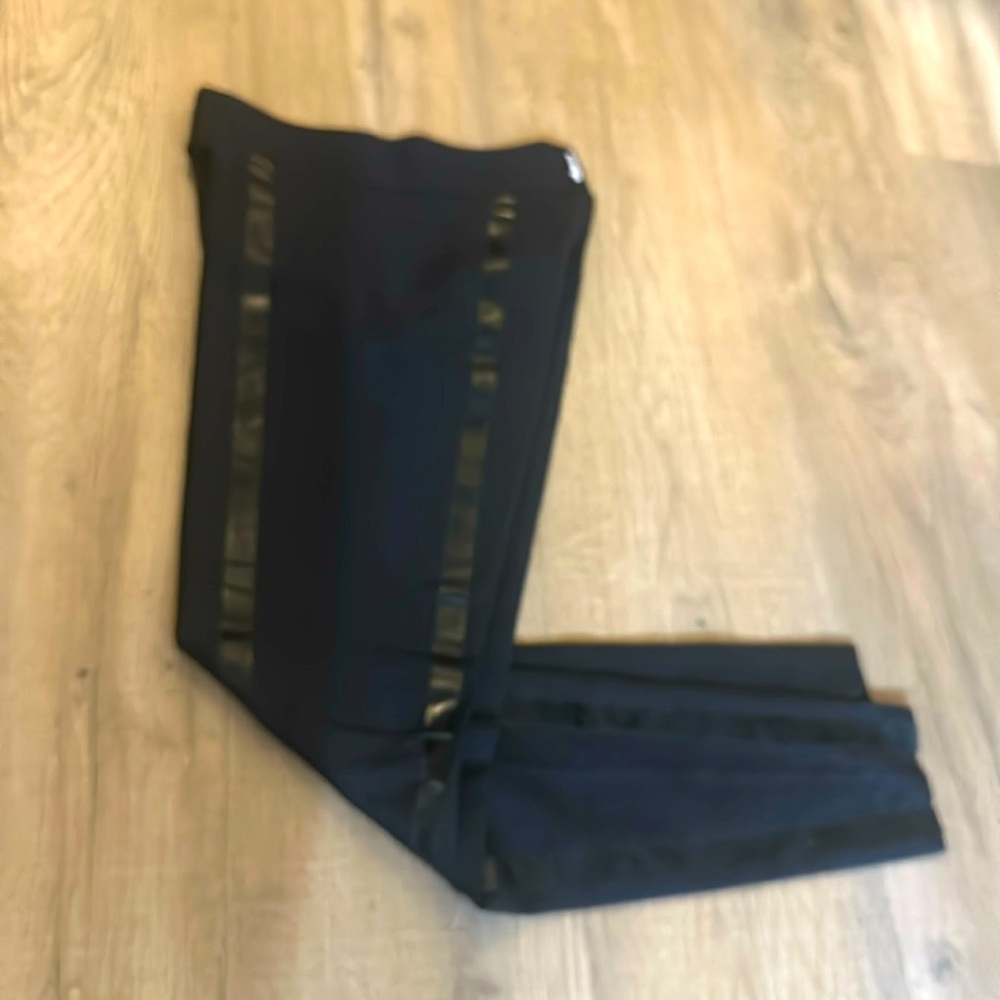 BNWOT ULTRACOR TUXEDO STRIPE CAPRI LEGGINGS SMALL  black / black patent w/ panty